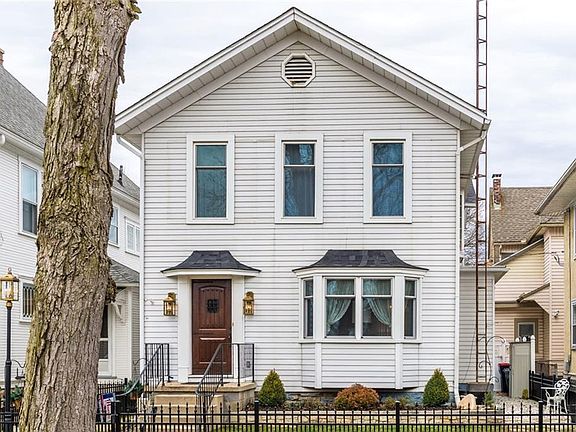 2nd image of 707 Caldwell St