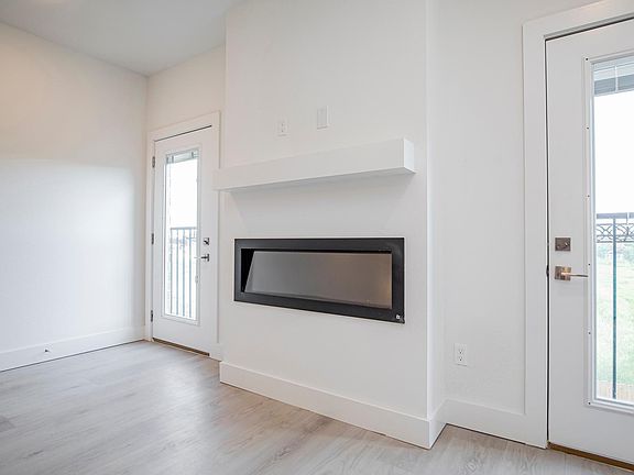 4th image of 2675 SW Livingston Sq