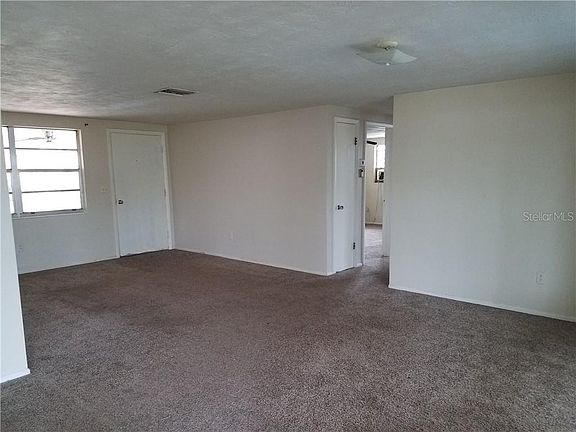 4th image of 3436 Truman Dr