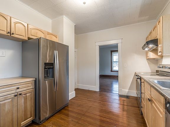 4th image of 716 Garvey Ave