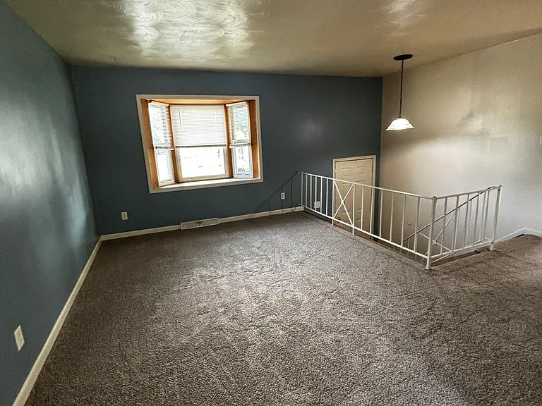 2217 Stokebridge Rd — Photo 2