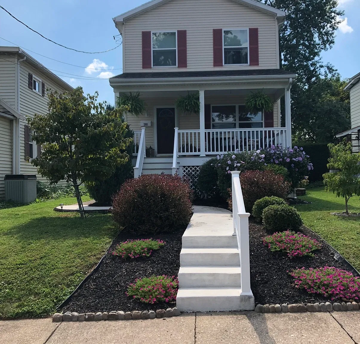 3 bed, 1.5 bath, 1200 sqft, $2,200 — Photo 1
