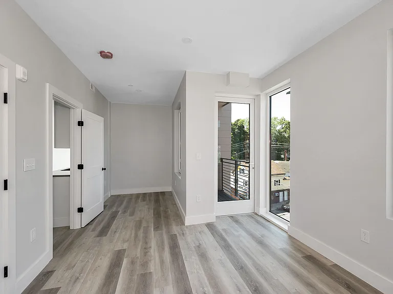1 Lafayette Sq #401 — Photo 14
