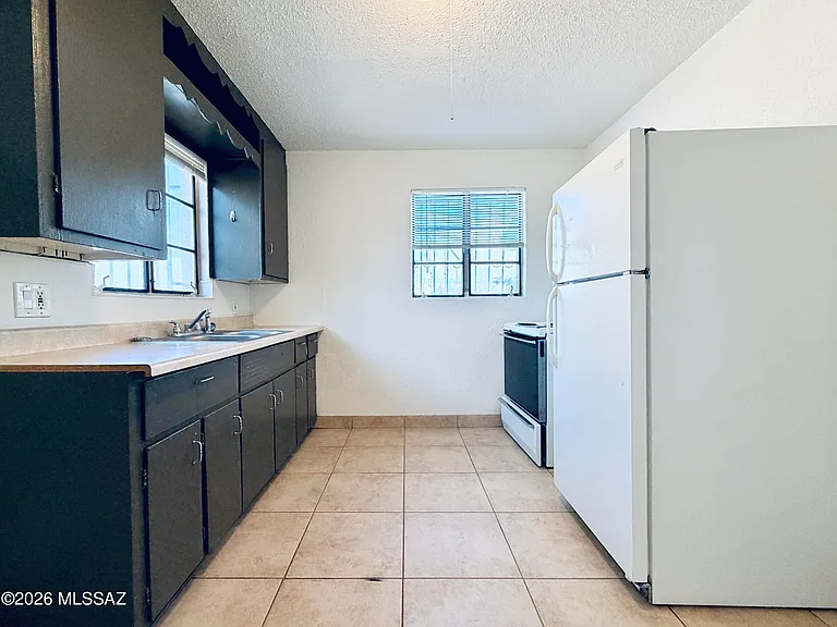 3830 E 2nd St #6 — Photo 6