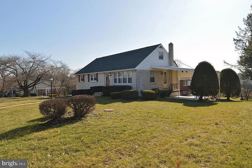700 Acacia Ave photo 1