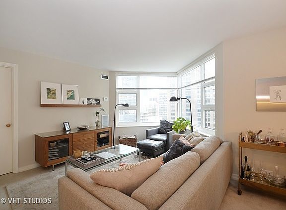 4th image of 401 E Ontario St APT 1505