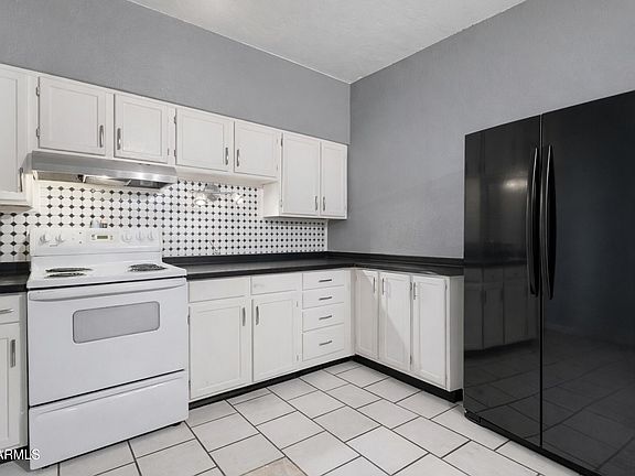 3rd image of 355 E THOMAS Road #B208