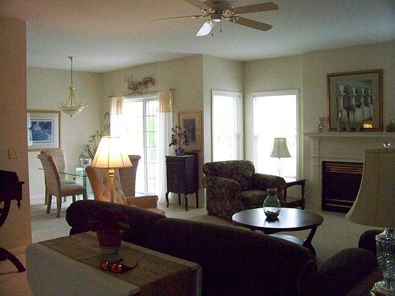 4th image of 1238 Westbrooke Ct
