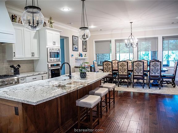 3rd image of 3026 Balsam Ct