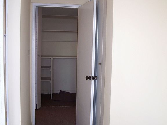 2nd Huge walk-in closet