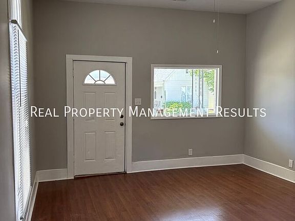 3rd image of 2517 W Illinois St