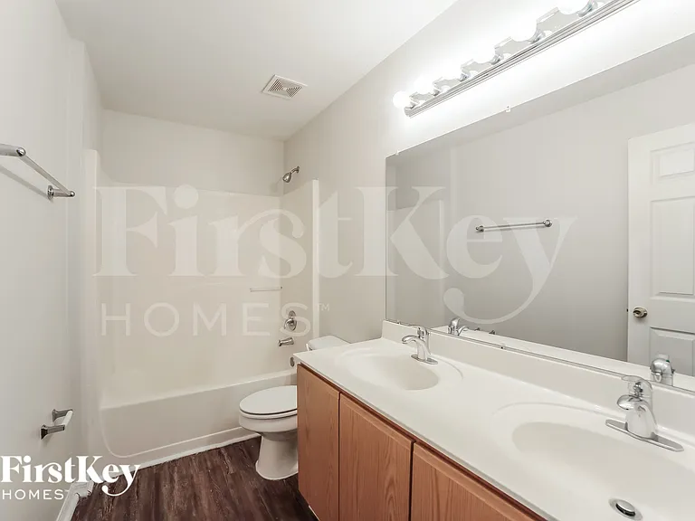 12742 Lake Vista Dr — Photo 15