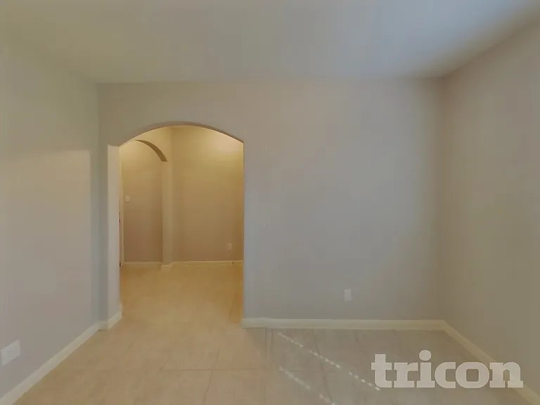 185 Kennedy Dr — Photo 5