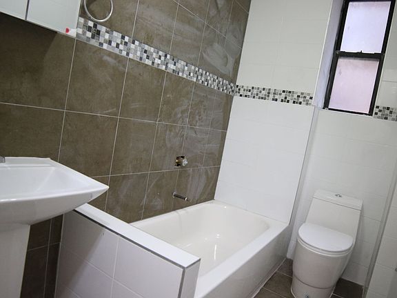 5th image of 1176 President St APT 7