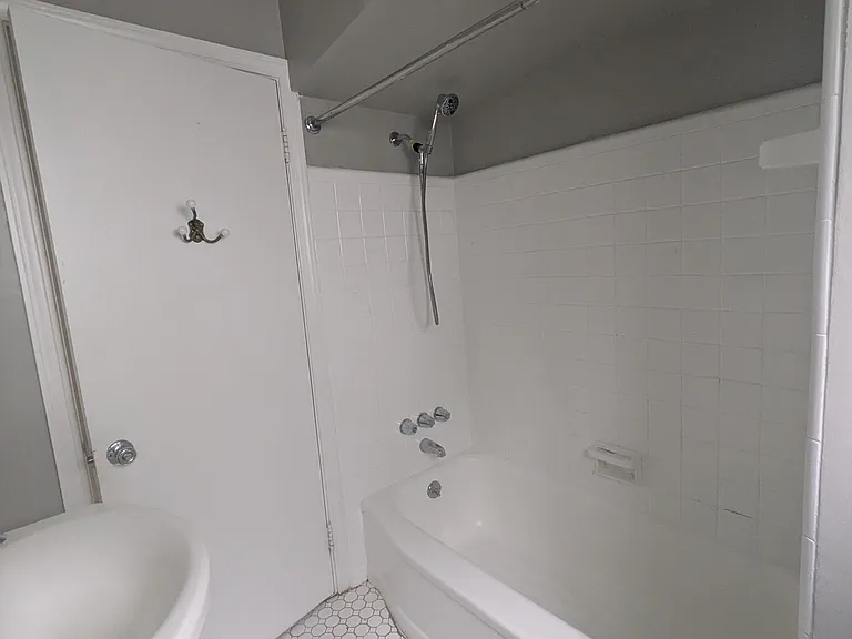 23819 Tawas Ave — Photo 11