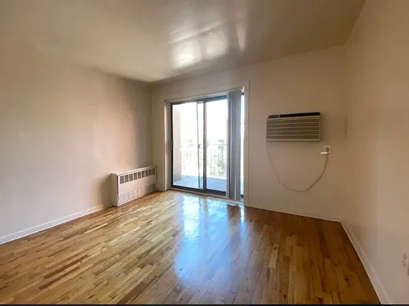 329 East 63rd Street image 1 of 8