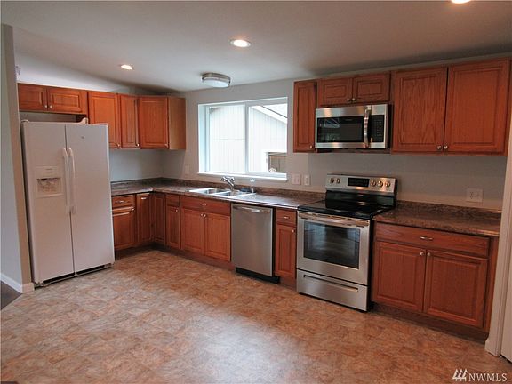 3rd image of 10413 Woodchuck Ln SE