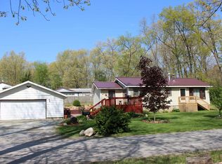 8203 N Eureka Dr, Walkerton, IN 46574