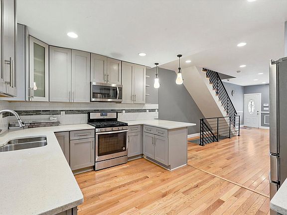 5th image of 2504 Manton St