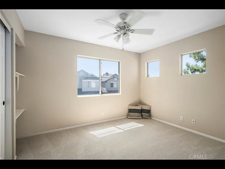811 N Siavohn Dr — Photo 16
