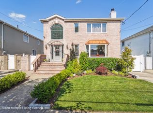 379 Manhattan St, Staten Island, NY