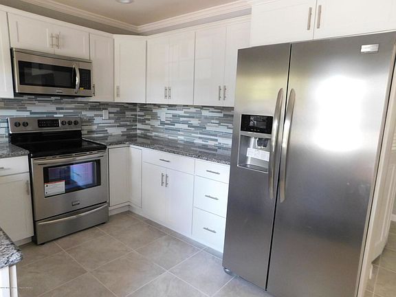 2nd image of 1235B Hamilton Ct