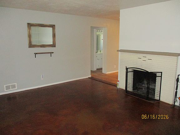 5th image of 2101 June St NE