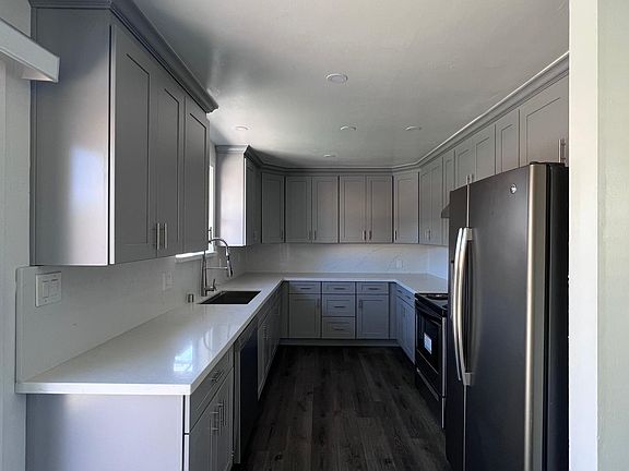3rd image of 2051 Bowers Ave