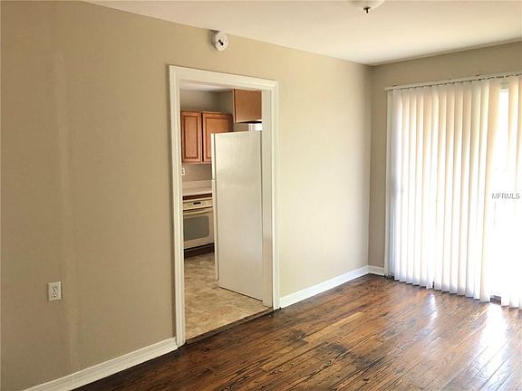 3rd image of 801 N Merrin St