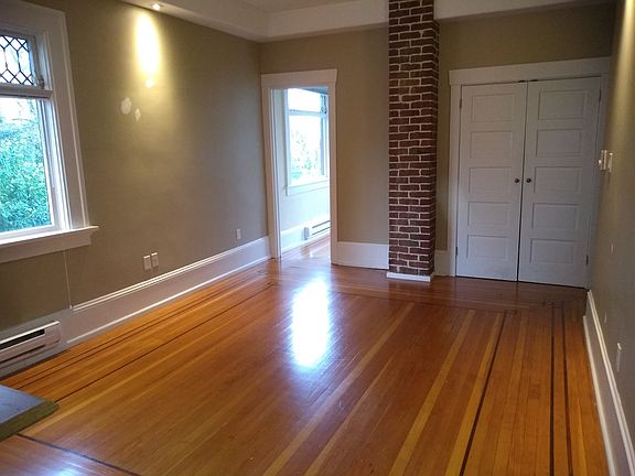 5th image of 4850 Connaught Dr