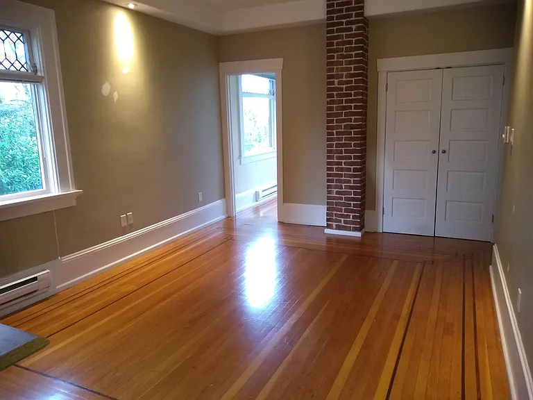 4850 Connaught Dr — Photo 4
