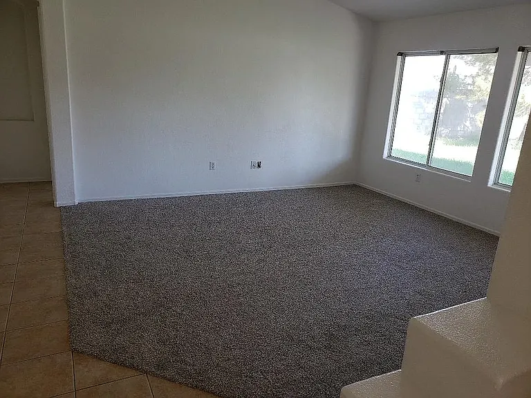 1370 E Cactus Bloom Way — Photo 7