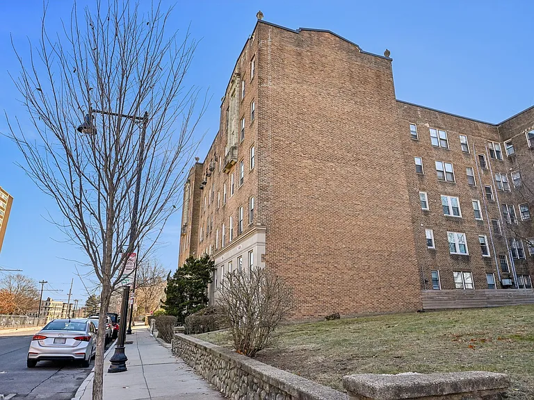 1940 Commonwealth — Photo 37
