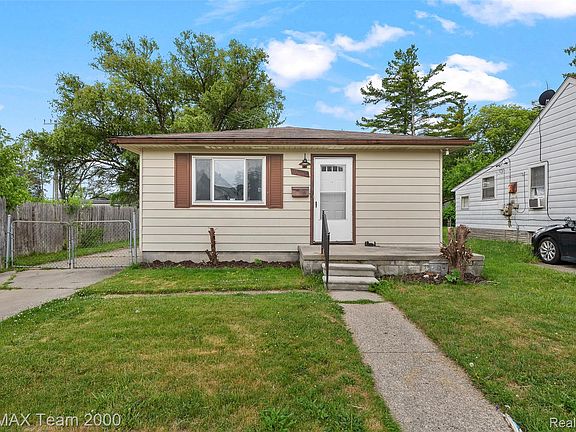 3rd image of 12846 Georgiana Ave