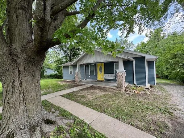 630 E Lacy St, Marshall, MO 65340