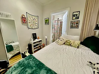 Rented by R New York