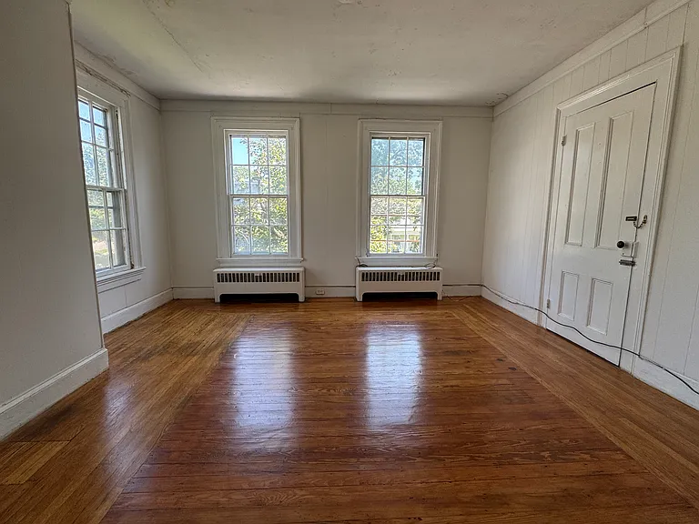 87 N 5th St #2R — Photo 3