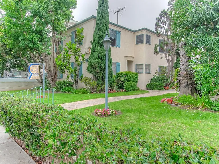427 Montana Ave. — Photo 13