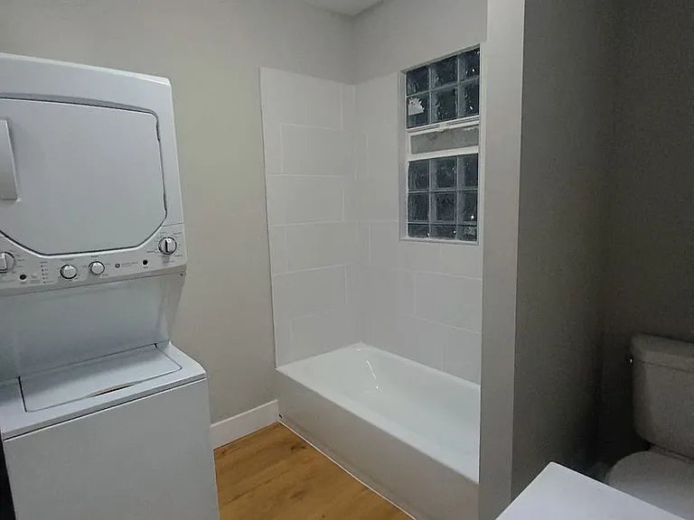 1650-52 N Arlington Pl — Photo 7