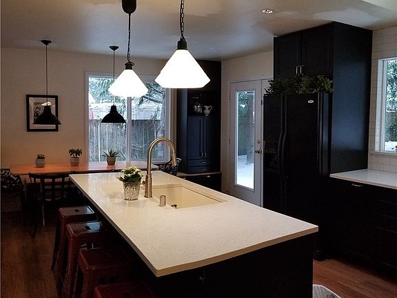 4th image of 11405 25th St NE