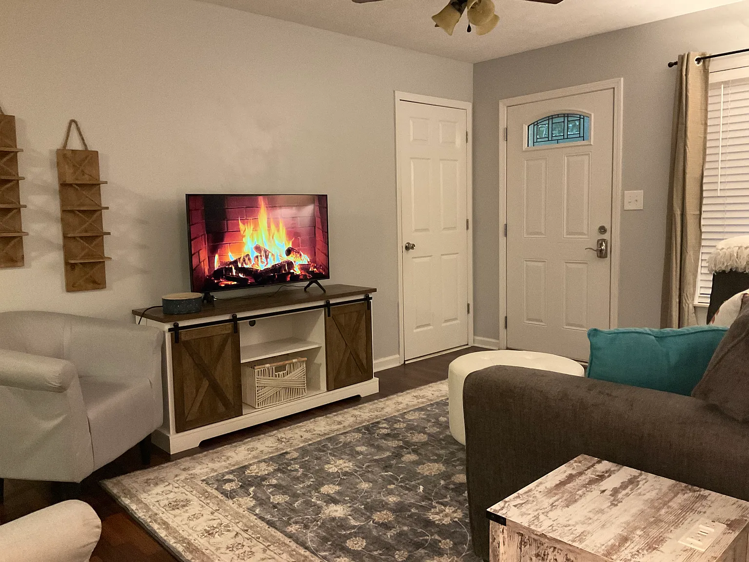 675 Roddy Dr — Photo 3