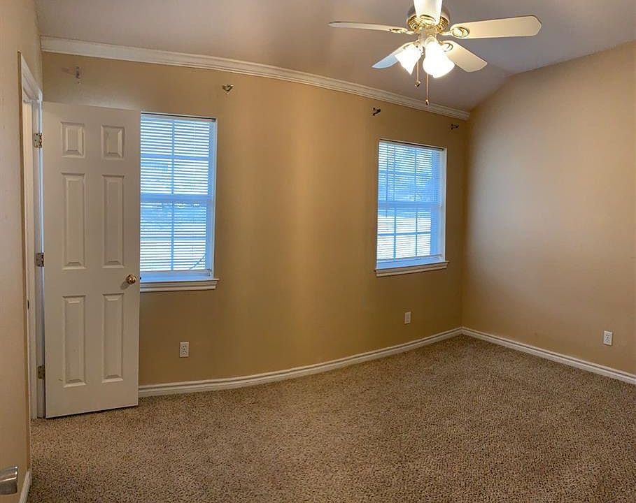 245 Oak Ct Rhome TX Zillow