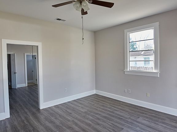 4th image of 1602 Newton St