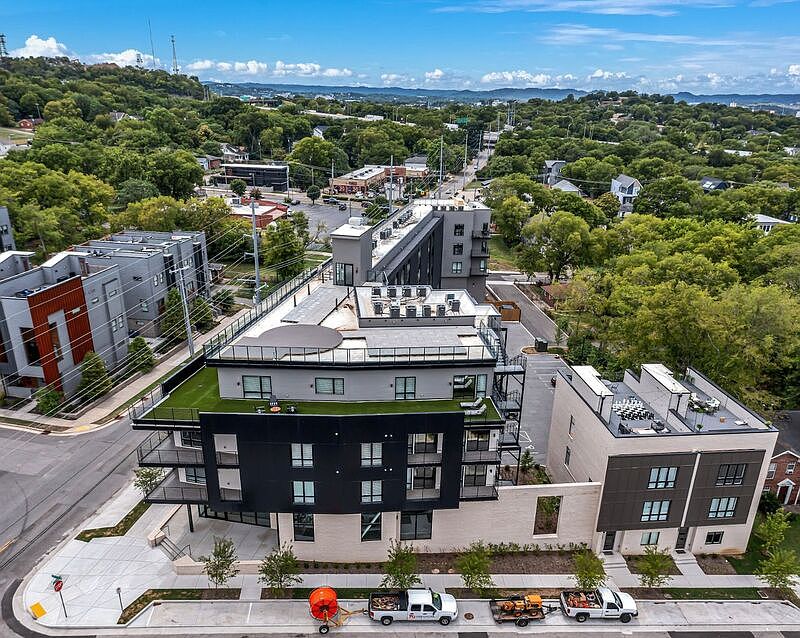 2nd image of 2704 Clifton Ave APT 211
