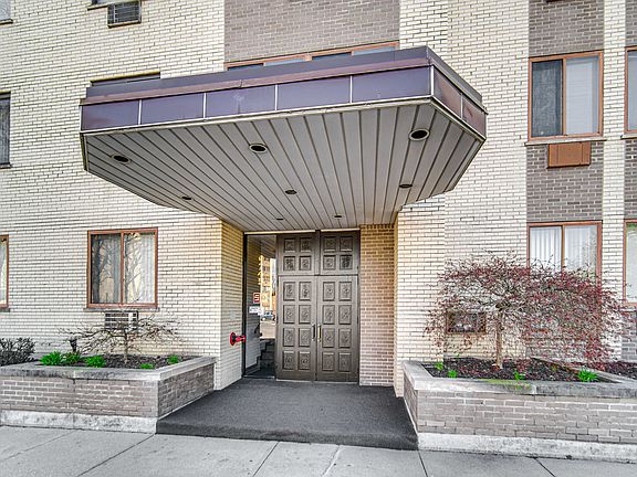 3rd image of 9745 S Karlov Ave APT 202