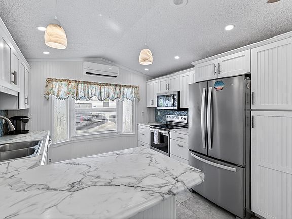 5th image of 701 Spanish Main Dr #536