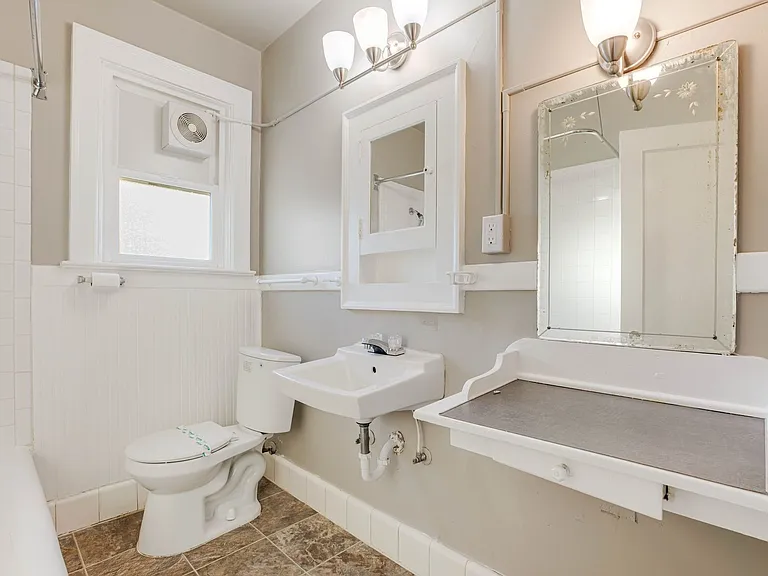 Frances Apts — Photo 16