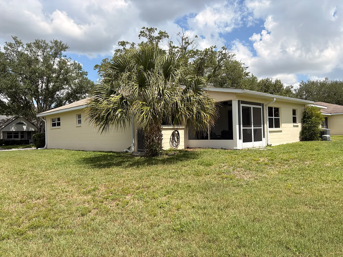 Building Photo - 9000 SW 94th Ln #C