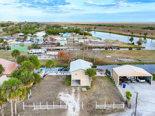 1041 Pine Way, Okeechobee, FL 34974