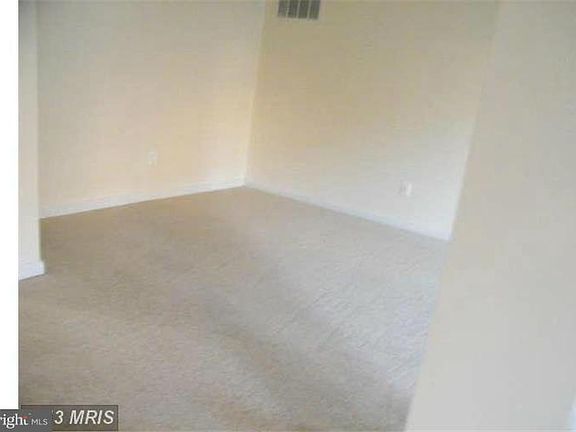 5th image of 21505 Trowbridge Sq